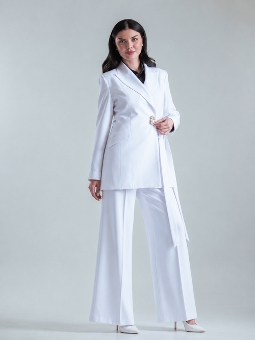 Dana Suit