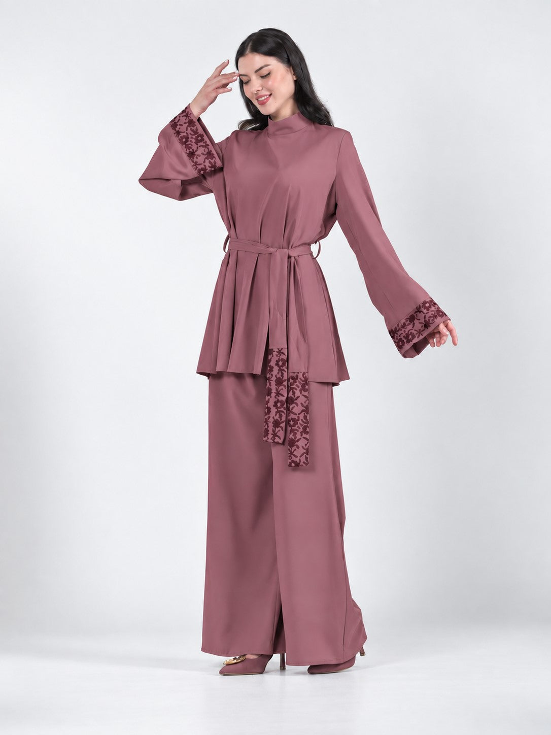 Women's embroidered set 1